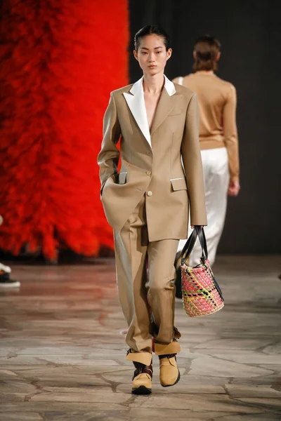 Look 26